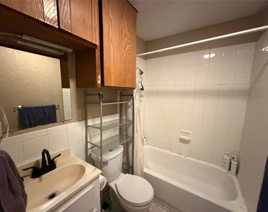 320 W Duffy Street - Photo Thumbnail 12