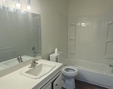 1344 Sw 62nd Street - Photo Thumbnail 7