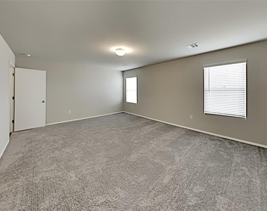 1832 Jack Rabbit Lane - Photo Thumbnail 8