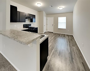 1832 Jack Rabbit Lane - Photo Thumbnail 4
