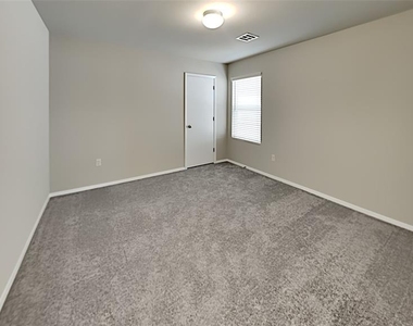 1832 Jack Rabbit Lane - Photo Thumbnail 14