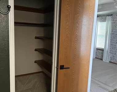 2807 Belknap Avenue - Photo Thumbnail 18