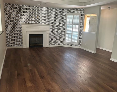 2807 Belknap Avenue - Photo Thumbnail 7