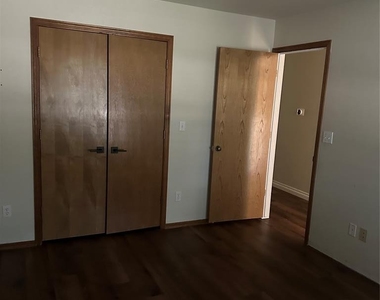 2807 Belknap Avenue - Photo Thumbnail 10