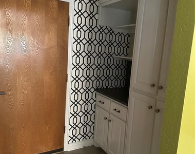 2807 Belknap Avenue - Photo Thumbnail 20