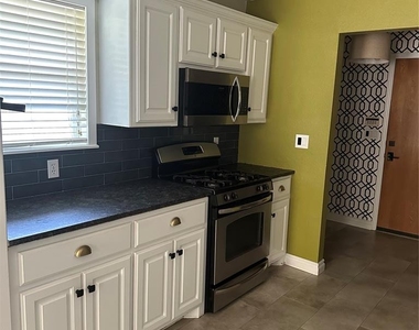 2807 Belknap Avenue - Photo Thumbnail 23