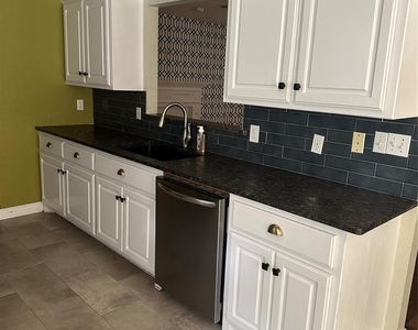 2807 Belknap Avenue - Photo Thumbnail 22