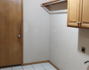 441 Cactus Road - Photo Thumbnail 12