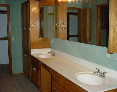 441 Cactus Road - Photo Thumbnail 10