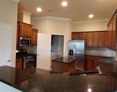 2304 Nw 154th Street - Photo Thumbnail 2
