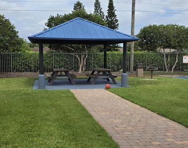 2866 S Oasis Drive - Photo Thumbnail 23