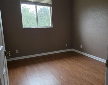 2866 S Oasis Drive - Photo Thumbnail 6