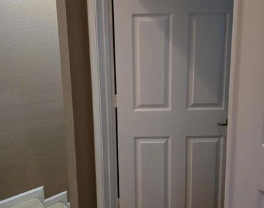 2866 S Oasis Drive - Photo Thumbnail 12