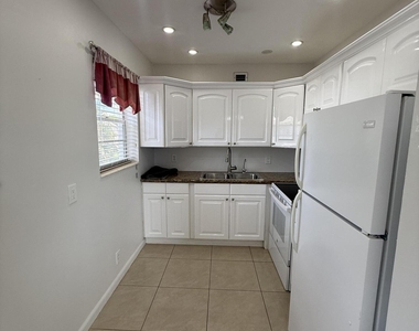 184 Easthampton H - Photo Thumbnail 4