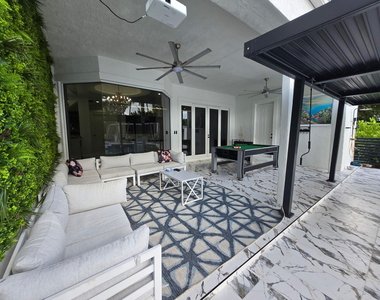 377 Squire Drive - Photo Thumbnail 98