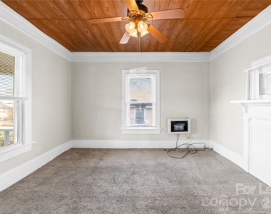 257 Jefferson Street - Photo Thumbnail 3