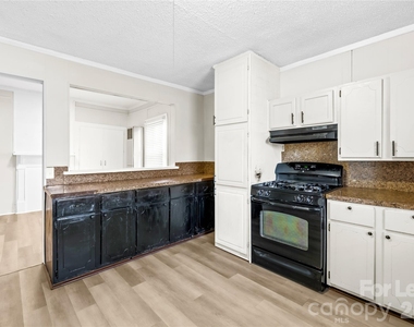 257 Jefferson Street - Photo Thumbnail 8