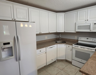 527 Shady Pine Way - Photo Thumbnail 2