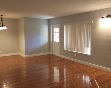 527 Shady Pine Way - Photo Thumbnail 1