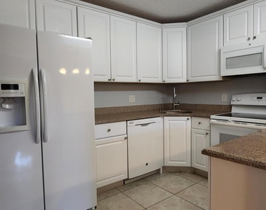 527 Shady Pine Way - Photo Thumbnail 6