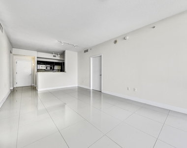 550 Okeechobee Boulevard - Photo Thumbnail 4