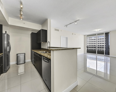 550 Okeechobee Boulevard - Photo Thumbnail 1