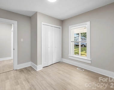 227 N Magnolia Street - Photo Thumbnail 13