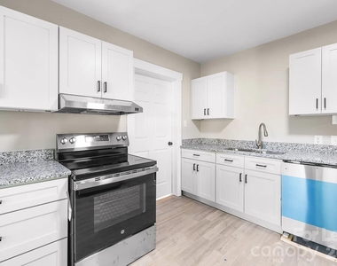 227 N Magnolia Street - Photo Thumbnail 7