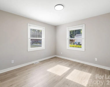 227 N Magnolia Street - Photo Thumbnail 9