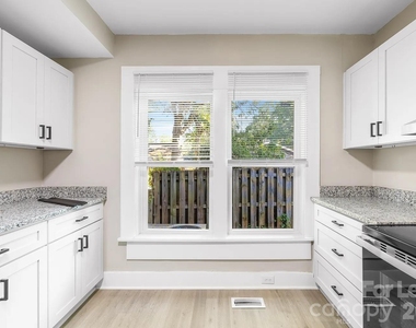 227 N Magnolia Street - Photo Thumbnail 6