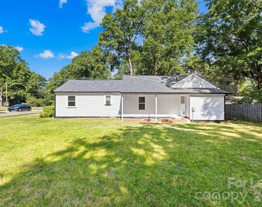 227 N Magnolia Street - Photo Thumbnail 16