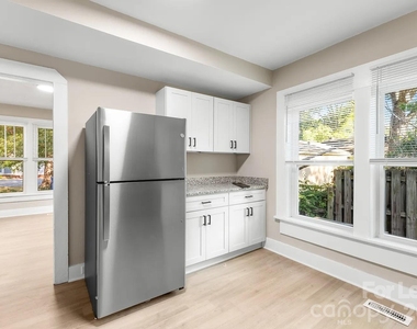 227 N Magnolia Street - Photo Thumbnail 5