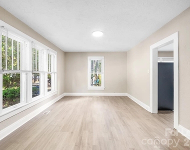 227 N Magnolia Street - Photo Thumbnail 4