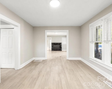 227 N Magnolia Street - Photo Thumbnail 3