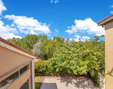1840 Sweetbay Way - Photo Thumbnail 30