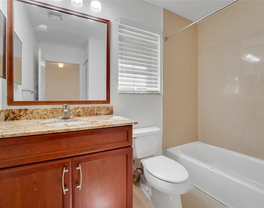 1840 Sweetbay Way - Photo Thumbnail 37