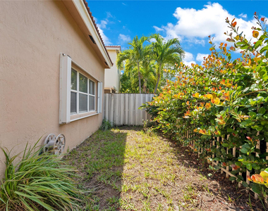 1840 Sweetbay Way - Photo Thumbnail 47