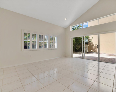 1840 Sweetbay Way - Photo Thumbnail 8