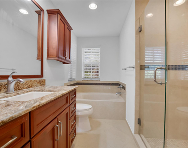 1840 Sweetbay Way - Photo Thumbnail 33