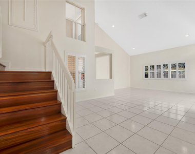 1840 Sweetbay Way - Photo Thumbnail 13