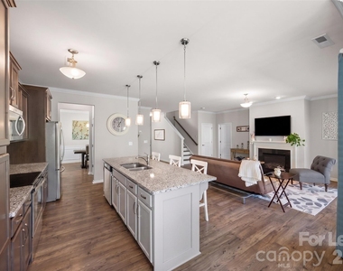 2316 Celandine Way - Photo Thumbnail 7