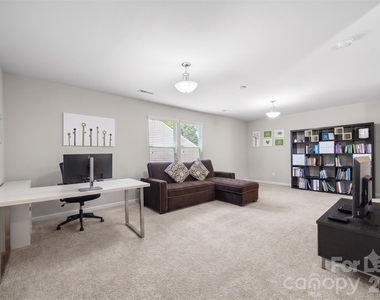 2316 Celandine Way - Photo Thumbnail 20