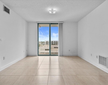 610 Clematis Street - Photo Thumbnail 10