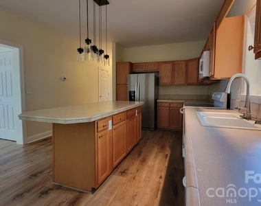 137 Fern Haven Lane - Photo Thumbnail 13