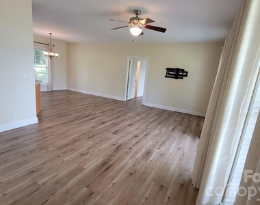 137 Fern Haven Lane - Photo Thumbnail 10