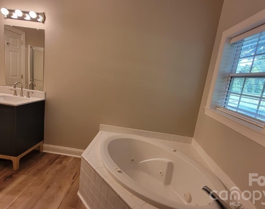 137 Fern Haven Lane - Photo Thumbnail 25