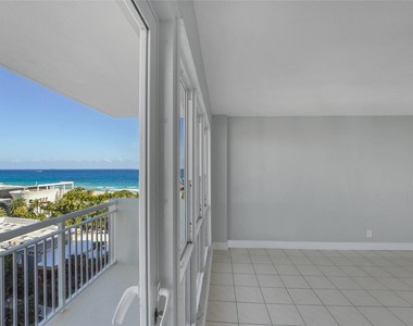 133 N Pompano Beach Boulevard - Photo Thumbnail 9