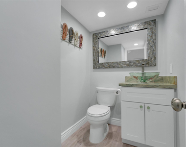 133 N Pompano Beach Boulevard - Photo Thumbnail 12