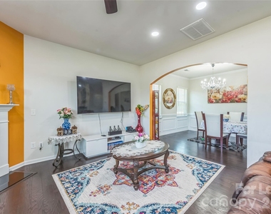 1012 Leland Drive - Photo Thumbnail 15