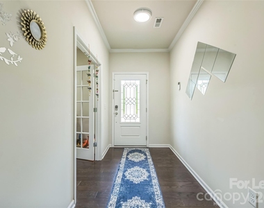 1012 Leland Drive - Photo Thumbnail 7